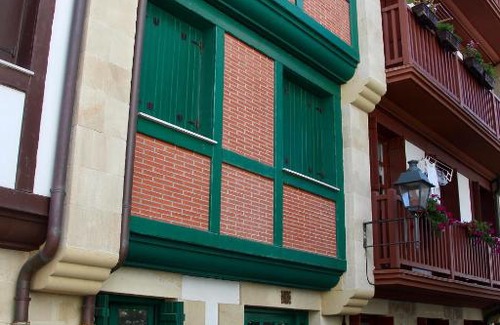 Hondarribia Historic Center Apartment | Discover AMUITZ: Historic Charm in Fuenterrabía