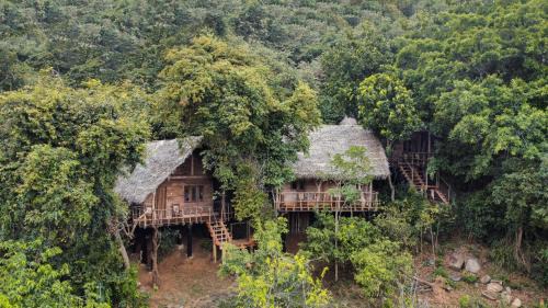 Dambulla Cabin | Relaxing Amuna Ayurvedic Retreat with Breakfast Included