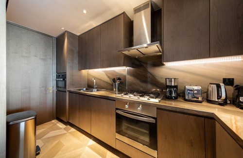 Palm Jumeirah Apartment | Elegant 2BR with Ocean View at FIVE Palm, Rated 10/10