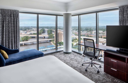 Downtown Hotel | Discover Amway Grand Plaza: Spa, Pool & Top-Rated Stay
