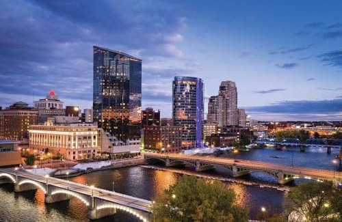 Downtown Hotel | Discover Amway Grand Plaza Hotel: 4-Star Comfort Awaits