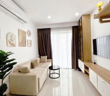 Hue Apartment | Guest Rated 10/10: Koi's Apartment Hue with Pool & Kitchen