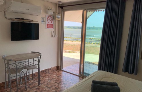 That Phanom Resort | Family-Friendly Stay at Amy's Mekong Resort Awaits You