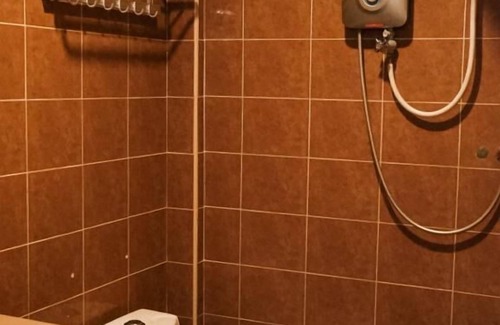 Lubok Buaya Hotel | Budget-Friendly Amzar Motel Cenang: Child Friendly Retreat
