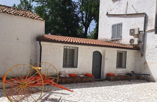 Sessa Aurunca House | Historic Retreat Overlooking an Ancient Roman Bridge