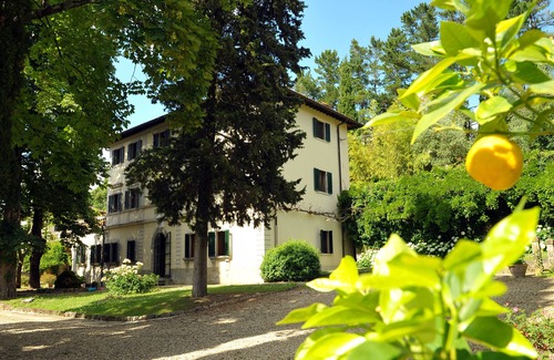 Londa House | Discover Serenity in an 800 Villa Amidst Tuscan Charm
