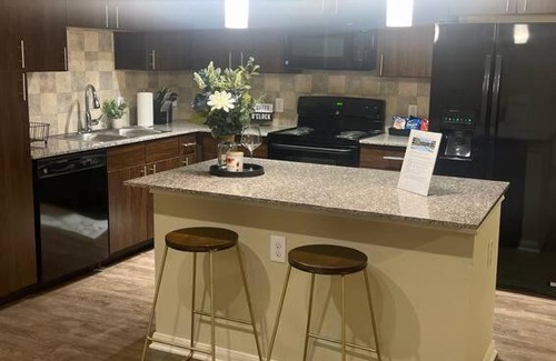 Lazybrook/Timbergrove Apartment | Cozy Apartment Just 10 Minutes from Downtown Attractions