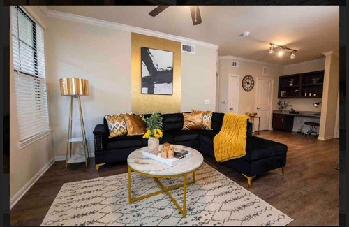 Lazybrook/Timbergrove Apartment | Cozy Apartment Just 10 Minutes from Downtown Attractions