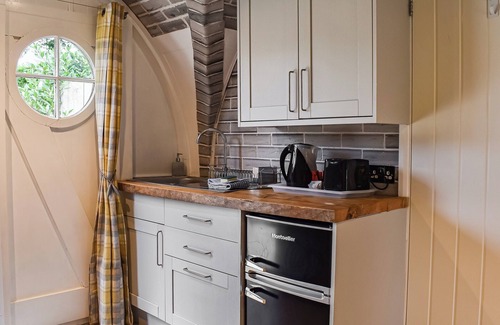 Elmsted Cottage | An amazing and extraordinary property.