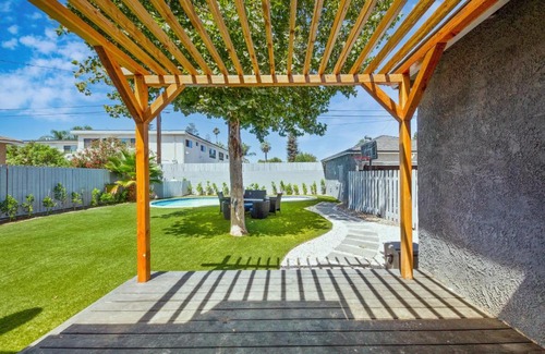 Reseda House | Inviting Full House Retreat with Pool & Family-Friendly Amenities