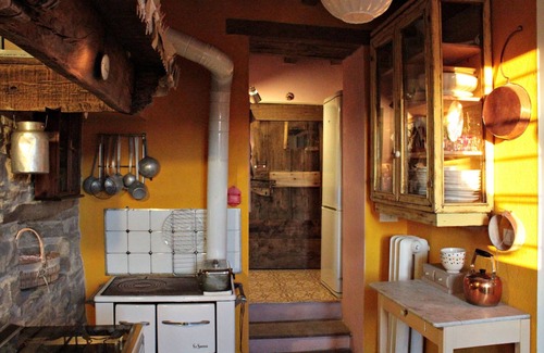 Palagano Cottage | Idyllic Stone Retreat in the Heart of the Apennines