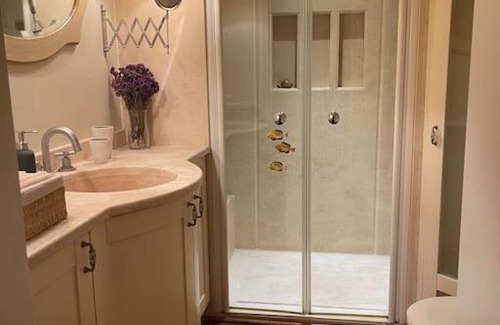 Kabatas Apartment | Breathtaking Bosphorus View Apartment - 4 Star Rated Stay