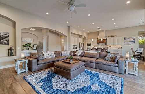 Gold Canyon House | Unforgettable Arrow Escape: Heated Pool, Spa & Breathtaking Views