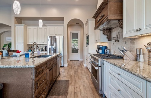 Gold Canyon House | Unforgettable Arrow Escape: Heated Pool, Spa & Breathtaking Views