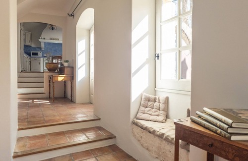 Robion House | Inviting Provencal Village House with Private Pool & 8.8 Rating