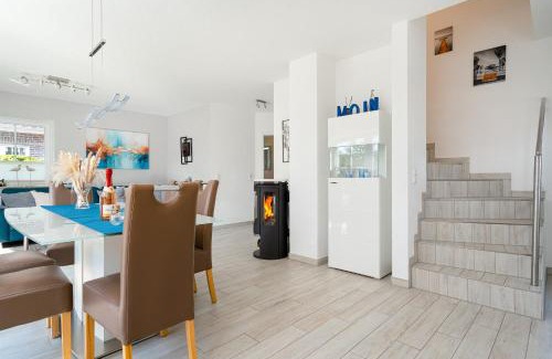 Greetsiel House | Family-Friendly Retreat at An den Zwillingsmühlen - 9/10 Rating