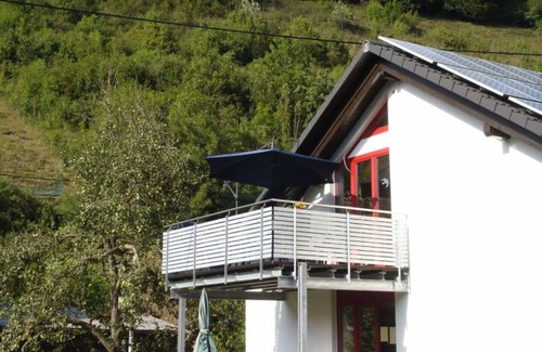 Muensingen Apartment | Family-Friendly Retreat at An der Lauter with Ocean Views