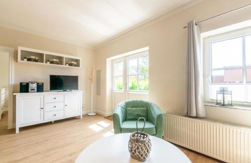 Redewisch Apartment | Cozy Oceanfront Retreat: An der Steilküste Wohnung 01