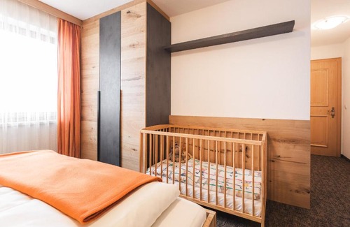 Fiss Apartment | Discover An der Via Claudia Augusta: Pet-Friendly Retreat