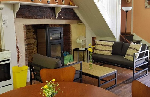 Payzac Cottage | Eco-Friendly Retreat with Pool in Scenic Countryside
