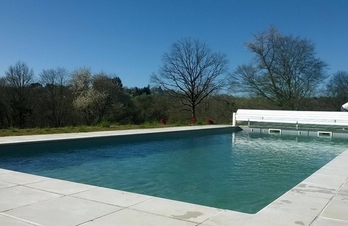 Payzac Cottage | Eco-Friendly Retreat with Pool in Scenic Countryside
