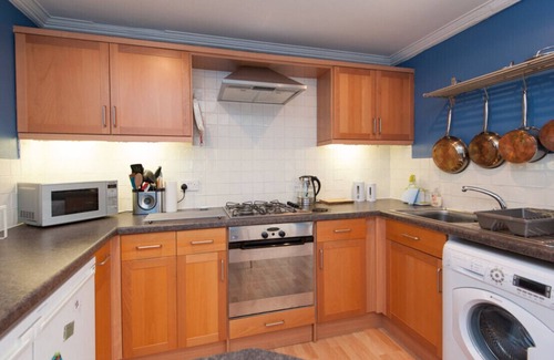 New Town Apartment | Elegant Two-Bedroom Apartment with Spa & Breakfast Included