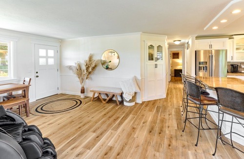 Woodburn House | Discover an Entertainment Oasis Near Woodburn Outlet Mall