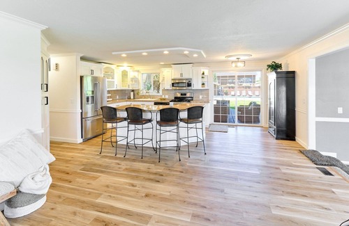 Woodburn House | Discover an Entertainment Oasis Near Woodburn Outlet Mall