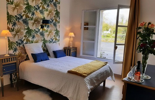 Saint-Pierre-de-l'Isle Other | Memorable Stays with Family & Friends – Guest Rated 8/10