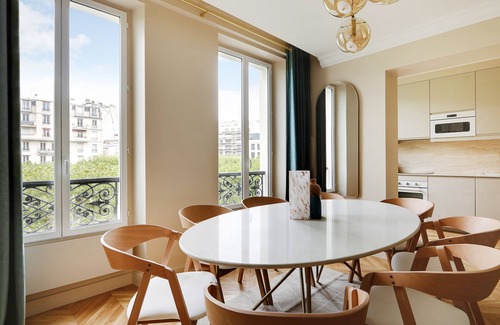 Necker Apartment | Inviting 3-BR/2BA Retreat in Invalides with Spa Amenities