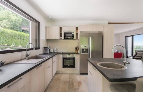 Publier Villa | An Exceptional Villa in front of Lake Geneva