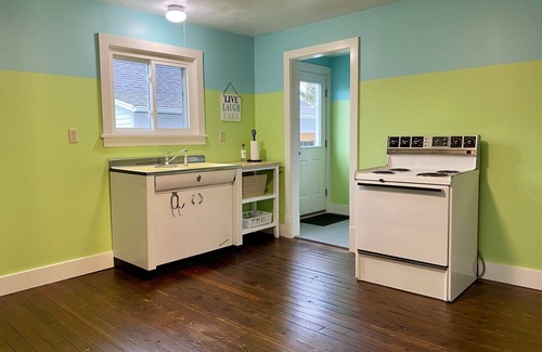 Vermilion House | Relaxing Getaway at An Exchange of Pace in Vermilion, OH