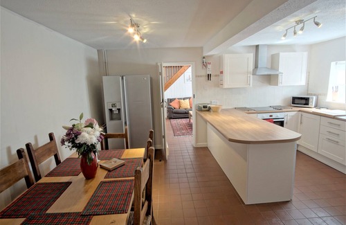 New Forest District Cottage | Ideal Family Getaway: Embrace Nature and Ocean Views