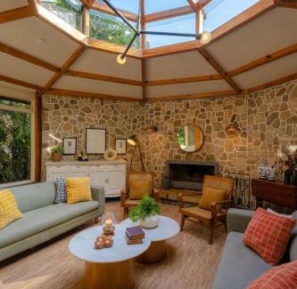Bullawala Villa | Inviting 4-Bedroom Villa with Pool and Oceanfront Views