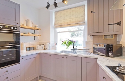 Eshton Cottage | Beautiful 2-Bedroom Property with Scenic River Views