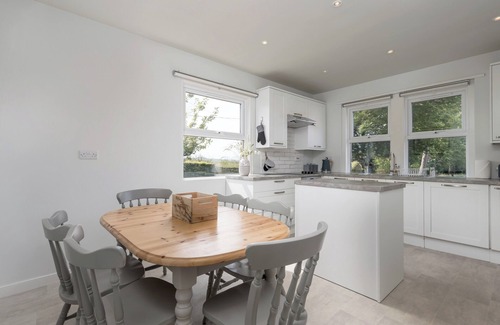 North Berwick Cottage | An impressive and unique 3-bedroom cottage in a picturesque countryside setting. Sleeps 5.