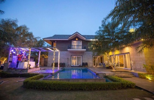 Sanganer Villa | Indulgent 3 Bedroom Villa with Private Pool by Wanderlust