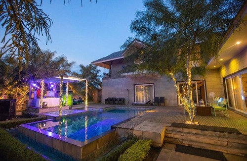 Sanganer Villa | Indulgent 3 Bedroom Villa with Private Pool by Wanderlust
