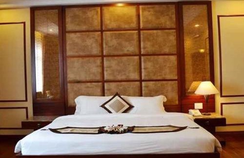 Binh Long Hotel | Cozy An Loc Hotel & Spa: Enjoy Breakfast and Hot Tub Access