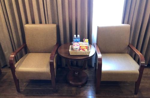 Binh Long Hotel | Cozy An Loc Hotel & Spa: Enjoy Breakfast and Hot Tub Access