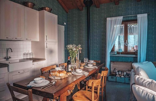 Levo House | Idyllic Stone Retreat with Pool & Nature Views - 9.6/10 Rated