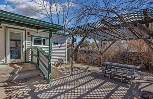Silt House | Relaxing Oasis Cottage in Silt: Pet & Child Friendly Retreat