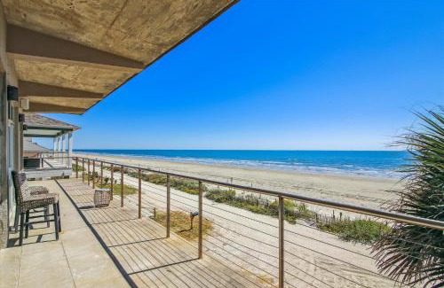 Bermuda Beach House | Oceanfront Getaway with Pet-Friendly Amenities