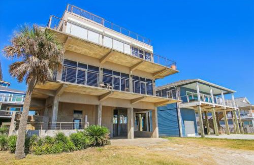 Bermuda Beach House | Oceanfront Getaway with Pet-Friendly Amenities
