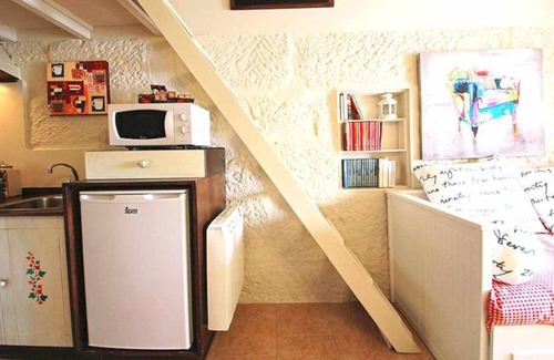 Combarro House | An old salt warehouse for the fishermen, now restored in a lovely holiday house.