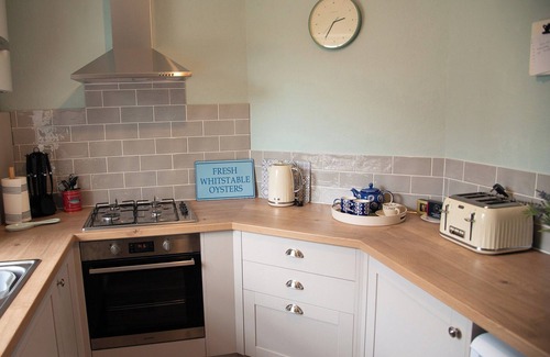Felpham Cottage | Exclusive Coastguard’s Cottage with Beach Access and Views
