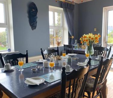 Ballydavid Bed & Breakfast | Relaxing Oceanfront Retreat at An Riasc B&B - 4 Stars