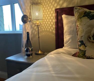 Ballydavid Bed & Breakfast | Relaxing Oceanfront Retreat at An Riasc B&B - 4 Stars