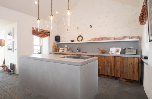 Liscannor House | Discover An Tíg Beag with Kitchen in Liscannor