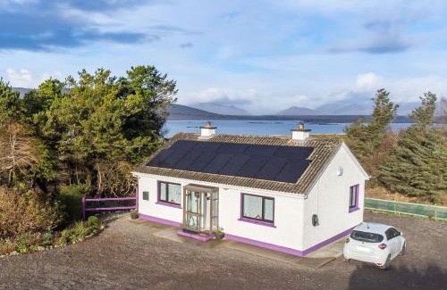 Connemara House | An Teachin Corcra